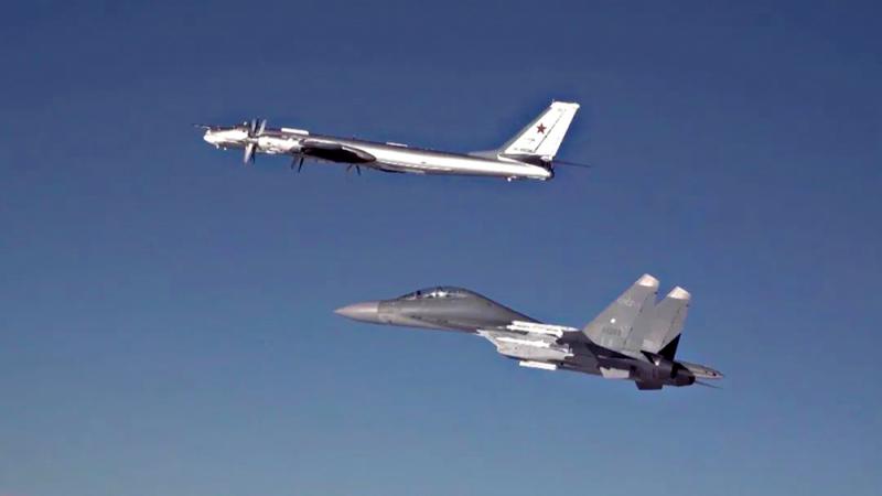欧陆注册：﻿中俄两军空中战巡 互降对方机场