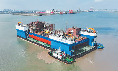 耀世官网：全球最大江海移动船坞完成出海运输任务